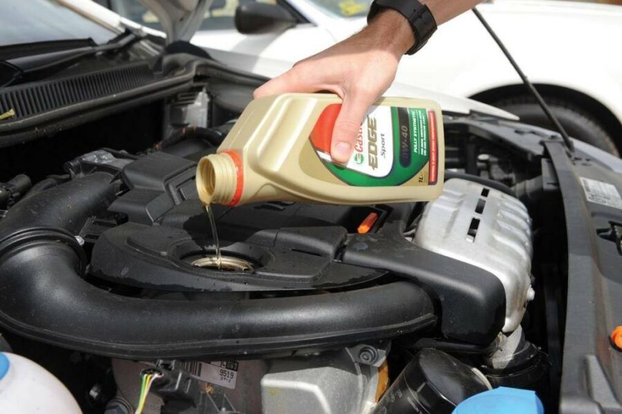 Aumento del consumo di olio nel motore: cause e soluzioni