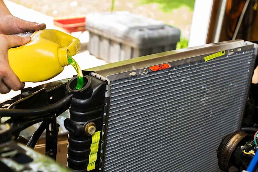 Come lavare il sistema di raffreddamento del motore