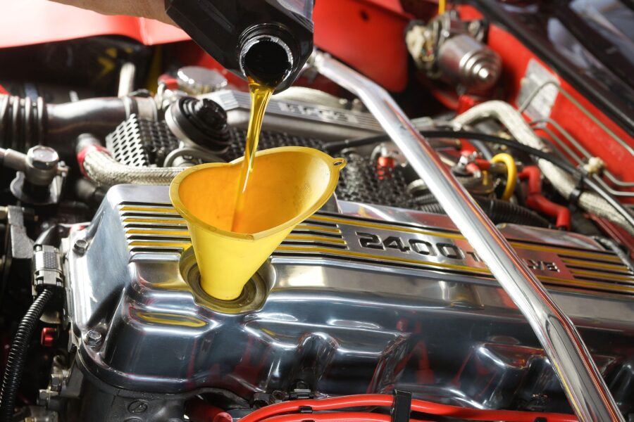 Etichettatura e classificazione dell'olio motore: decifrare i valori