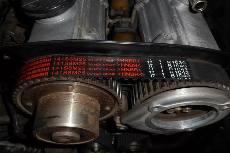 Perché un motore a combustione interna a benzina funziona come un motore diesel