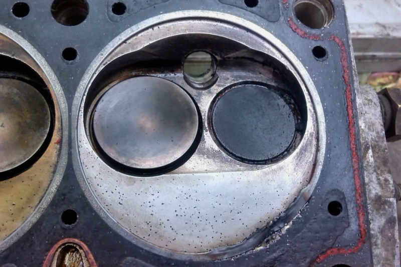Perché un motore a combustione interna a benzina funziona come un motore diesel