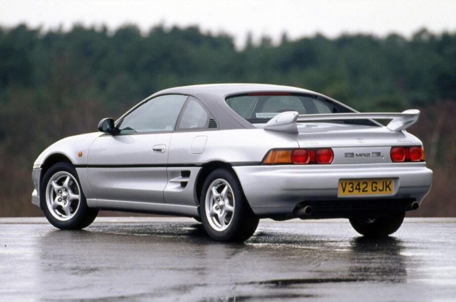 I motori della serie UZ di Toyota sono un'ottima soluzione per gli SWAP