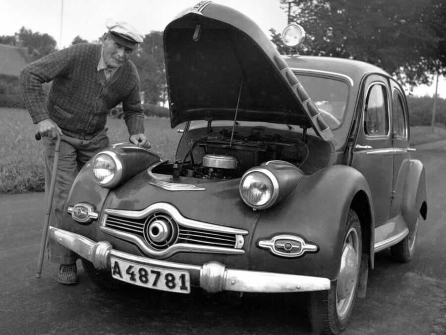 “Opposizione” a due cilindri in un unico blocco (Panhard Flat-Twin)