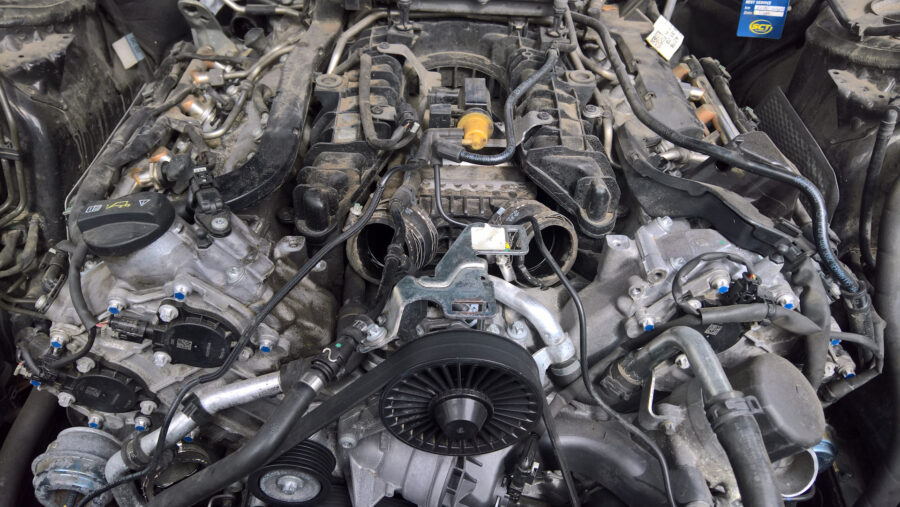 Motore Mercedes M278 4.6