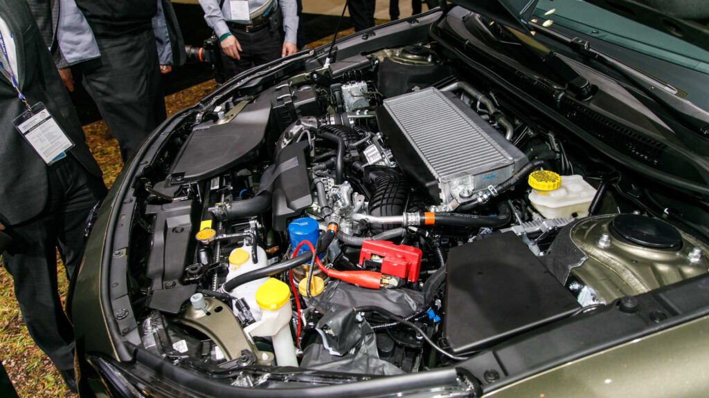 Motore Subaru FA24F 2.4