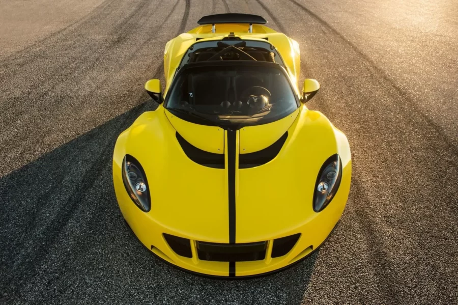 Hennessey Venom GT — 7.000 l V8 (GM), 2 turbocompressori, benzina