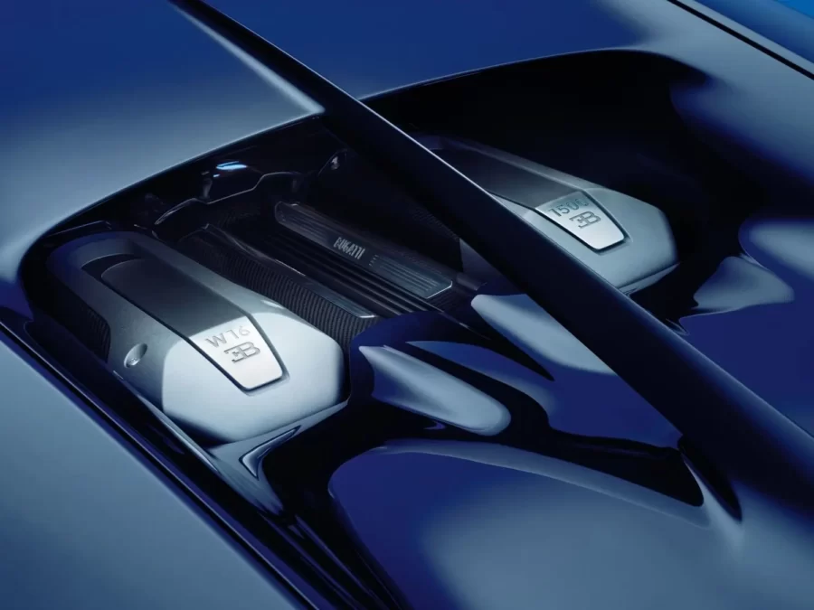 Bugatti Chiron — 7,993 L W16, 4 turbocompressori, benzina