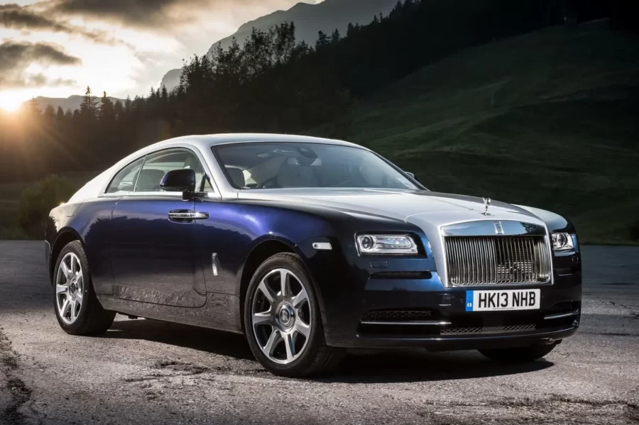 Rolls-Royce Wraith/Dawn/Ghost e BMW M760Li xDrive — 6,592 L V12 (BMW), 2 turbine, benzina
